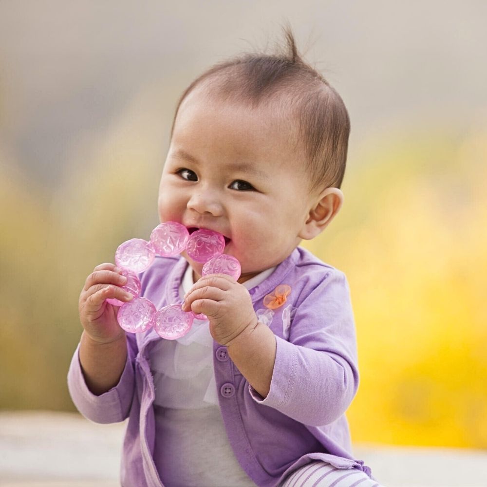 Infantino Rund Bitering Grapefruit – Vannfylt Biteleke for Baby – Fra 0 Måneder