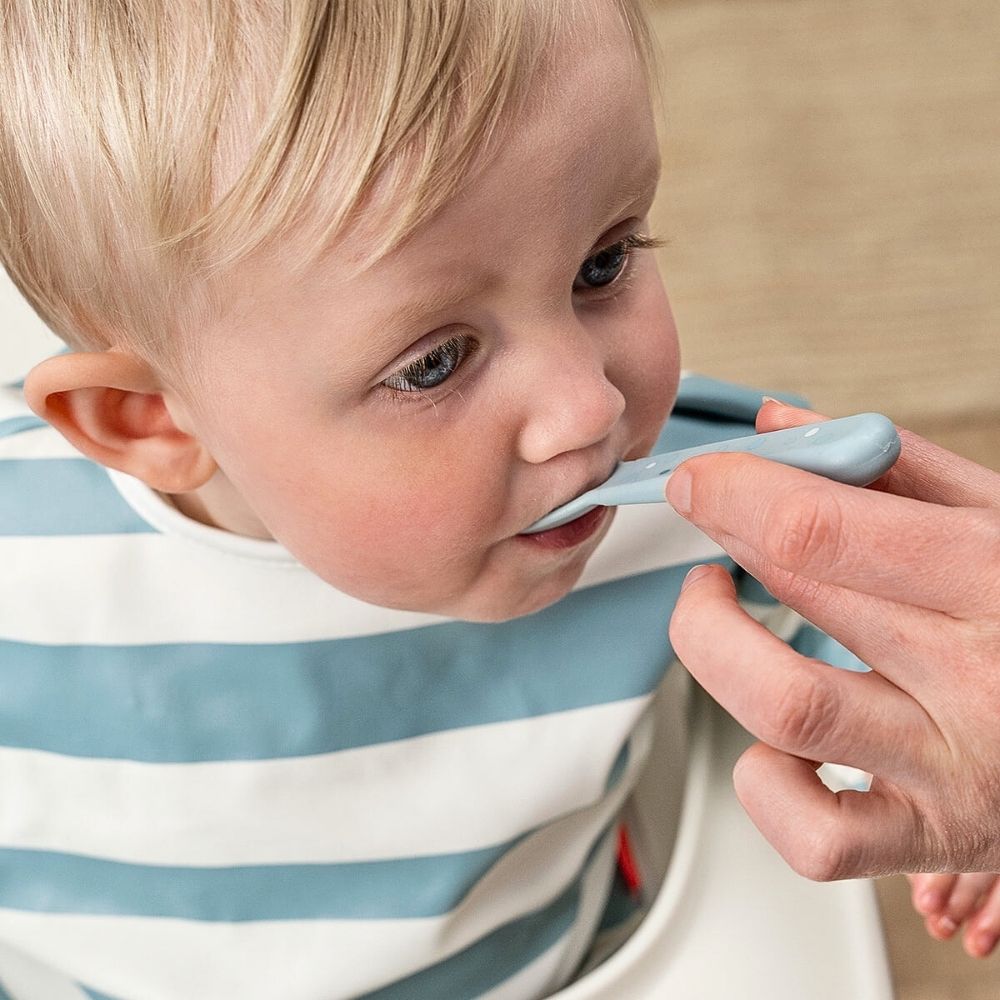 Done by Deer Foodie Blå Bestikksett med Myke Kanter og Enkelt Grep - bilde 4