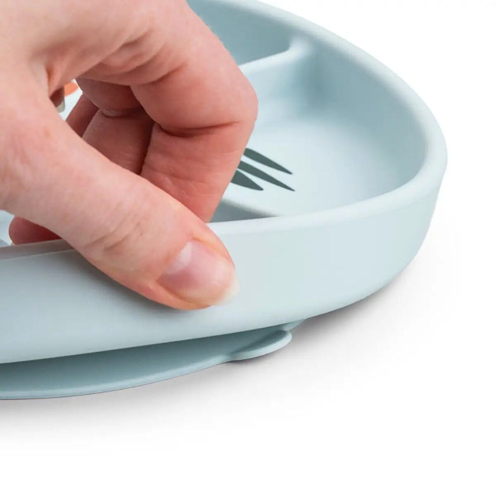 Done by Deer Blå Silikontallerken med Sugekopp - detaljbilde